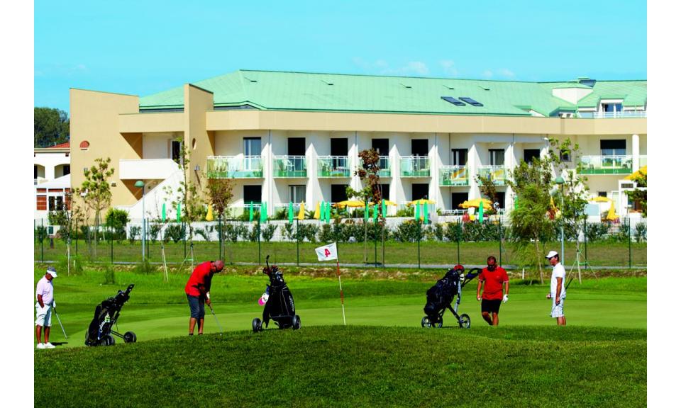hotel MAREGOLF: vista sul campo da golf