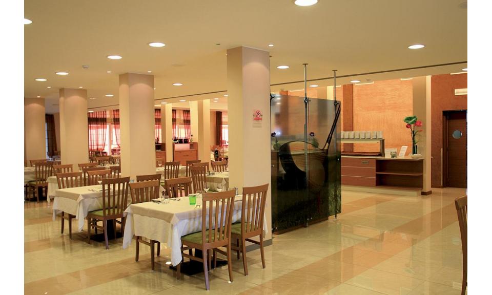 hotel MAREGOLF: restaurant