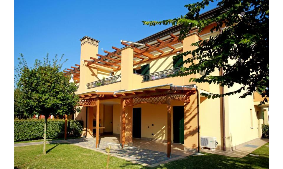 residence LE GINESTRE: external view