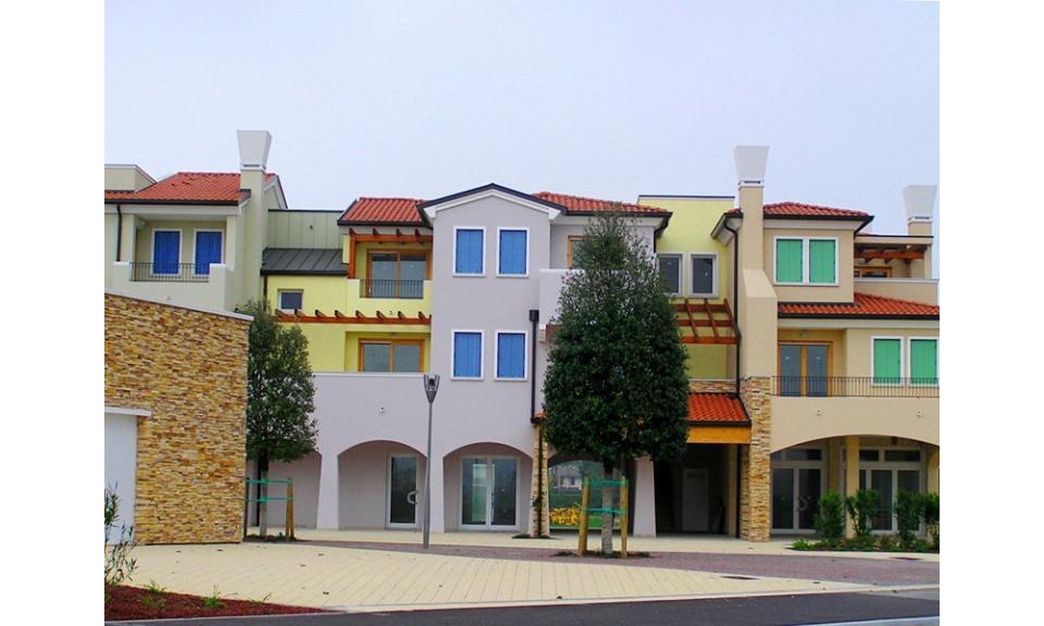 residence VILLAGGIO A MARE: external view of house