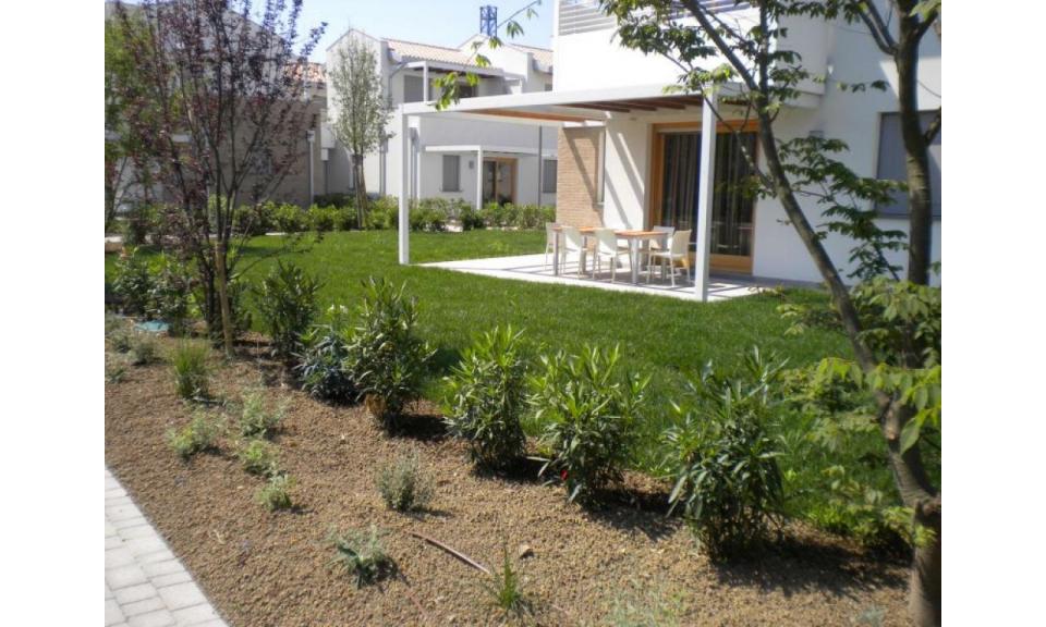 résidence VILLAGGIO LAGUNA BLU: jardin (exemple)