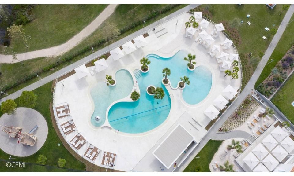 residence PAREUS BEACH RESORT: swimming-pool