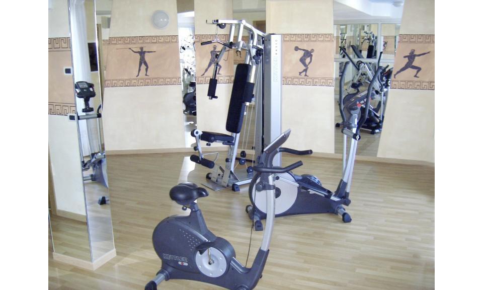 hotel OLYMPUS: fitness room (example)