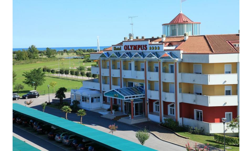 Hotel OLYMPUS: Parkplatz (Beispiel)