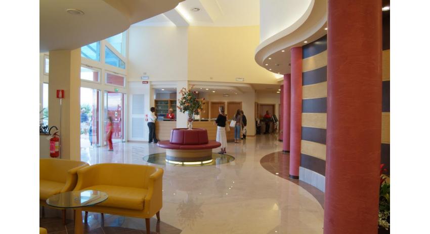 hôtel OLYMPUS: hall d'entrée