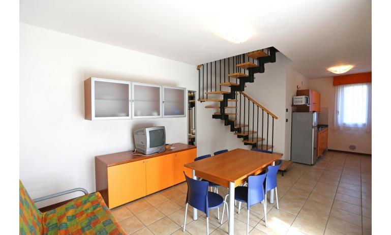 Residence LA QUERCIA: B5V - Wohnzimmer (Beispiel)