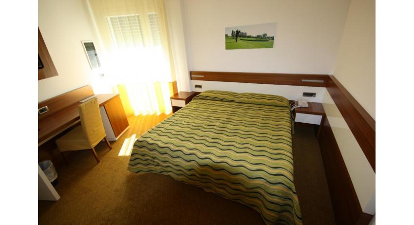 hôtel MAREGOLF: Convenience - chambre à coucher (exemple)