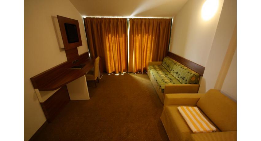 Hotel MAREGOLF: Ideal - Doppelschlafcouch (Beispiel)