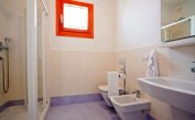 residence VILLAGGIO AMARE: B4/H - bathroom with a shower enclosure (example)
