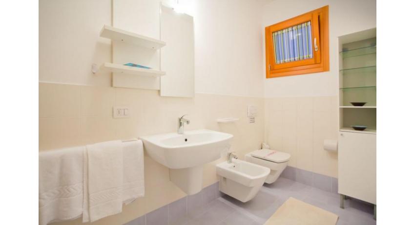 residence VILLAGGIO AMARE: C6/I - bathroom (example)
