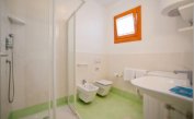 residence VILLAGGIO A MARE: C6/I - bathroom with a shower enclosure (example)