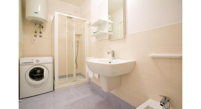 residence VILLAGGIO AMARE: C6/I - bathroom with washing machine (example)