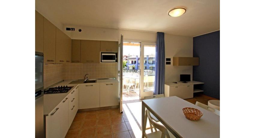 residence LE GINESTRE: C7 - kitchenette (example)