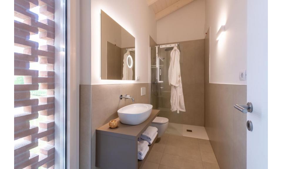 Residence PAREUS BEACH RESORT: VILLA MARE - Badezimmer mit Duschkabine (Beispiel)